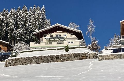 La casa de vacaciones se encuentra en una ladera soleada, en una zona tranquila cerca de Mittersill, con una vista fantástica de la cordillera de Hohe Tauern y los Alpes de Kitzbühler. El apartamento de vacaciones con terraza puede alojar hasta 4 per...