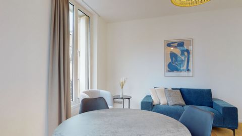 In the heart of the Grande Ile of Strasbourg, the BROGLIE 2 apartment is located in a building built in 1768, located 12 Rue de la Mésange, at the corner with the place des étudiants. It welcomes you in a warm and comfortable setting, completely reno...
