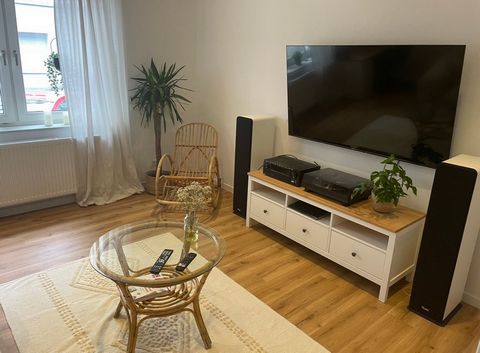 Dear interested party, our first floor apartment is located in the Kaiserstraßenviertel in Dortmund. The apartment is freshly renovated and consists of living room, bedroom, kitchen and shower room as well as a balcony including adjacent garden area.
