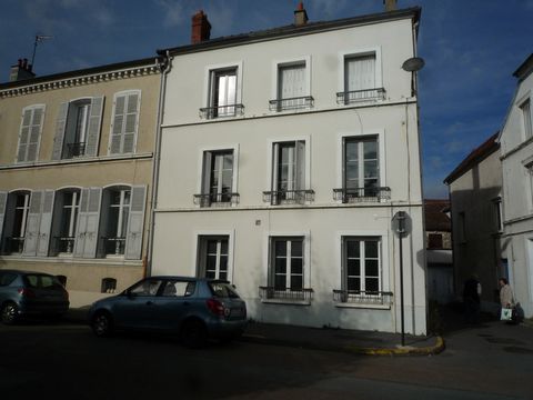 Dpt Aisne (02), CHATEAU THIERRY centre, à vendre immeuble de rapport 3 appartements type 3
