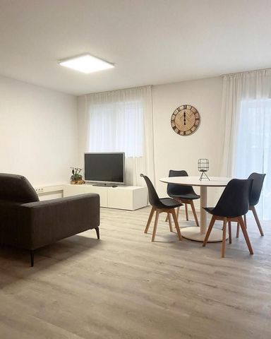This 4-room flat in the heart of Lohmar Ort is available to rent immediately. The property is rented as a first occupancy after renovation and has its own terrace.a large storage room / laundry room with washing machine / dryer is also available.the ...