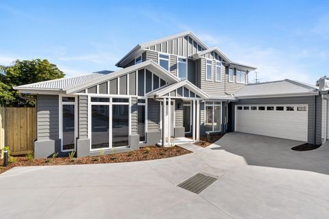 An outstanding opportunity for one lucky new owner awaits, but you better have your skates on if you want to secure this beautiful 3-bedroom Hamptons residence in Berwick's finest location. Situated the back corner of the development with extra priva...
