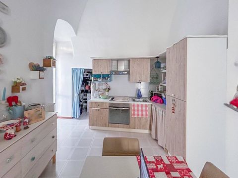 PUGLIA - BARLETTA - VIA TANCREDI In Barletta we offer for sale an apartment located in a central and convenient position. It is currently rented out, which makes it ideal both as an investment and as a residence for those looking for an already profi...