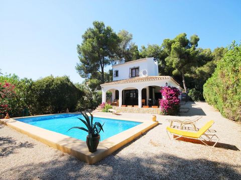 Rustic and nice villa in Javea, on the Costa Blanca, Spain with private pool for 8 persons. The villa is situated in a coastal and residential area. The villa has 4 bedrooms and 3 bathrooms, spread over 2 levels. The accommodation offers a garden wit...