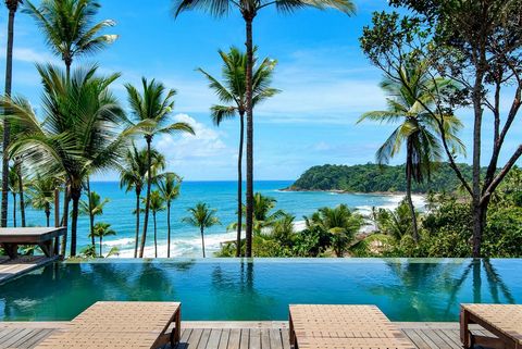 Deze luxe villa aan de oceaan in Barracuda Resort in Itacare biedt een prachtig uitzicht op zee en is genesteld te midden van levendig groen, waardoor een ideaal toevluchtsoord ontstaat voor diegenen die op zoek zijn naar volledige privacy in Itacaré...