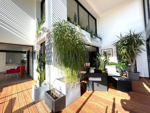 Dpt Vendée (85), à vendre BAZOGES EN PAILLERS maison P9 de 250 m² - Terrain de 2 540 m² - Plain pied
