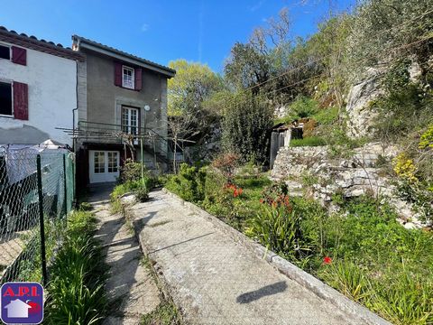 TWO HOUSES Set of two village houses with terrace and garden. The first type 4 is composed of a kitchen living room, two bedrooms, toilet, bathroom, terrace and private parking. Currently rented, released in March sold free. The second is made up of ...