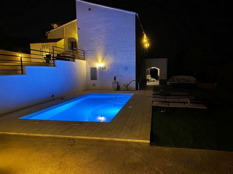Large Villa in the country side of Teresa de Cofrentes with 4 spacious bedroom one with an dressing room and bathroom ensuite games room with pàtio door towards the terrace large and light lounge with an open kitchen utility room 4 bathrooms in total...