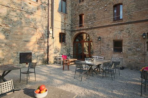 This apartment, situated in an old farm house, will guarantee you a wonderful holiday. You are staying on the Agriturismo Vigne di Pace estate. The authentic charm of your holiday home is partly created by the terracotta floors and wooden beamed ceil...