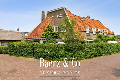 UNIQUE semi-detached house, architecturally designed by Hamdorf, in the characteristic town of Laren, offering numerous possibilities! Makelaarschap proudly presents this semi-detached house in Laren, which provides opportunities for a home-based bus...