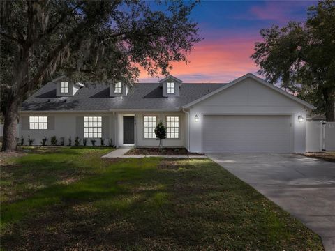 Nestled in the heart of Oviedo, this captivating 3-bedroom, 2-bathroom home, complemented by a functional office space that could be used as a fourth bedroom, stands on a generously sized lot, freed from the constraints of an HOA, offering the ultima...
