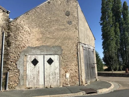 This characterful barn for renovation (subject to necessary permissions) has lots of potential. Situated in a pretty village in the Indre, and backing onto a beautiful medieval church. 50 minutes from Limoges Airport. The barn comprises at the moment...