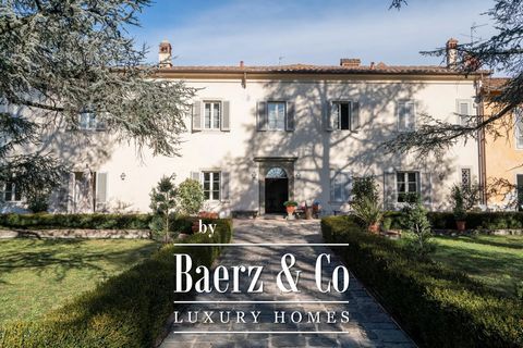 The villa is a prestigious 19th-century property that belonged to the Colonna Pallavicini family, with an Italian-style garden with majestic Cypresses and Cedars of Lebanon lining the main entrance path. Arranged on 3 floors including the attic it ca...