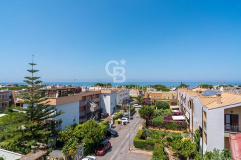 Santa Marinella Baia di Ponente area, in a small building built in 2010 we offer a penthouse distributed on two levels, bright, facing SOUTH, well finished, with large outdoor spaces to enhance the property and be able to enjoy the sea view. comprise...