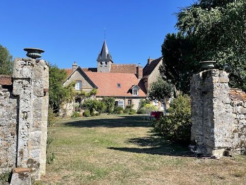 Superb property with annex and outbuildings in the heart of the Pays de Bray........... Located on flat land with a view of the countryside of 5684m2, this property, perfectly renovated with taste and care, combines the charm of the old with modern c...