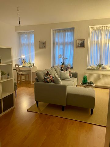 Free from March 2024 Leipzig-Volkmarsdorf. Freshly renovated and completely refurnished flat in beautiful Volkmarsdorf > Ideal for people who are in Leipzig on a temporary basis, appreciate their own four walls and want to save themselves the hassle ...