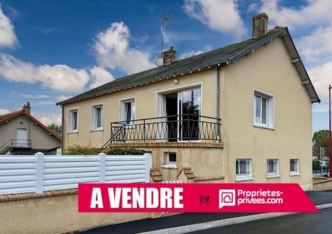 Stéphanie DRONNE vous propose ce bien situé dans le centre du village de Daumeray, à proximité des écoles et des commerces, à 30 mn d'Angers, 10 mn du péage de Durtal et 10 mn de Châteauneuf-sur-Sarthe. Maison d'habitation comprenant au rez-de-jardin...