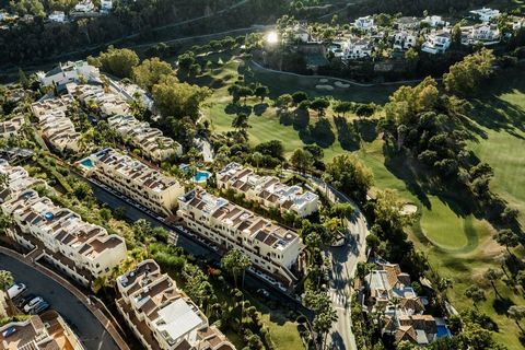 SPECTACULAR HOUSE IN LA QUINTA Elegant, fully renovated house with an elegant contemporary style, located in the exclusive area of ​​La Quinta (Benahavis), next to the golf course and just a few minutes by car from Nueva Andalucia, Puerto Banus and S...