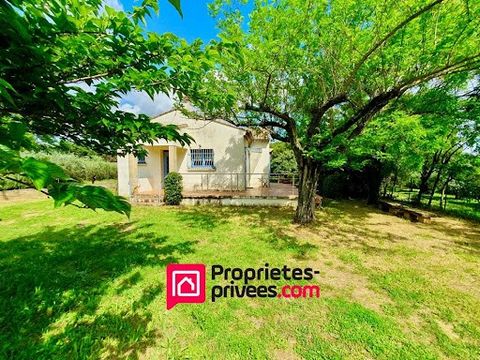 Uzès, 10km, maison individuelle de plain-pied de type P5 pour 104 m2 habitables environ sur un terrain de 600 M2 environ. Cuisine indépendante - Séjour/Salon avec cheminée - 2 chambres et un bureau. Exposition Sud - Maison de construction traditionne...