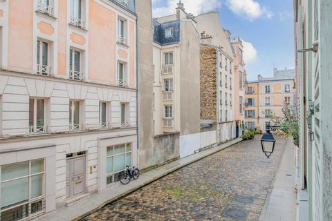 Montparnasse - Metro Raspail 2 kamers in perfecte staat Raspail Campagne première In een van de eerste doorgangen gebouwd onder het Tweede Keizerrijk, gelegen tussen de Boulevard Raspail en de rue Campagne-Première, verleidt dit 2-kamerappartement me...