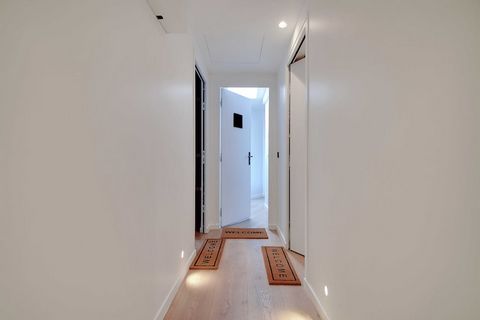 Checkmyguest vous propose ce superbe studio moderne de 12 m² pour deux personnes, situé au 6ème étage avec ascenseur dans le prestigieux 16ème arrondissement de Paris. Il offre une ambiance chaleureuse et accueillante au bord de la Seine, et se trouv...