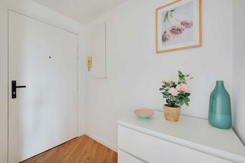 Bienvenue à Courbevoie ! Nous sommes ravis de vous accueillir dans notre studio de 25m2 pour deux personnes, situé à proximité de La Défense et aux portes de Paris ! Ce studio vous offre un accès privilégié à l'ensemble du réseau de transports en com...