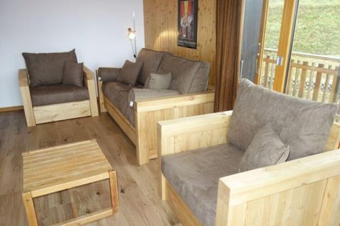 COMBYRE – APARTMENT C 020 Enjoy this charming apartment in Veysonnaz with mountain views, accommodating up to 6 guests. WIFI – TELEVISION – BALCONY – PARKING – CENTRAL LOCATION YOUR ACCOMMODATION Comfortable 3* apartment (40 m²) on the second floor. ...