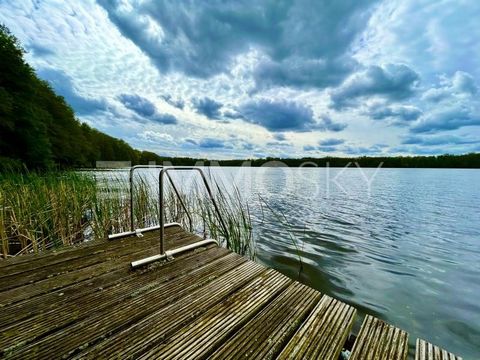 Sie sind auf der Suche nach Ihrem Sommermärchen mit Steg? Familienfreundlich und sonnig gelegen, findet sich Ihr Traum in dieser Wohlfühloase. Hier wurde mitgedacht, treten Sie ein und genießen Sie mit dem Ausblick in den Süd-Garten das herrliche Gef...