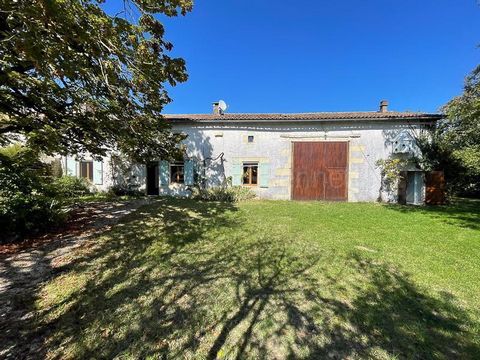 Situated in a quiet hamlet, conveniently situated just 5 mins from the market town of Sauzé Vaussais and quick access to N10. This super spacious house has has been sympathetically restored by a previous architect owner using local materials and arti...