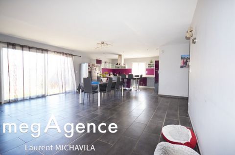 Are you looking for a charming villa in Sérignan, a stone's throw from the beaches, public transport, and just 15 minutes from Béziers? This magnificent 125m2 property, located in a quiet area and close to schools, colleges, high schools and shopping...