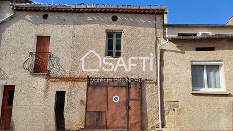 À 15 minutes de Castres, au cœur de Viviers-lès-Montagnes, découvrez cette bâtisse à fort potentiel. Elle comprend un garage au rez-de-chaussée d'env. 50m2 au sol et un étage d'env 27m2 à aménager selon vos envies. Idéal pour un projet sur mesure : c...