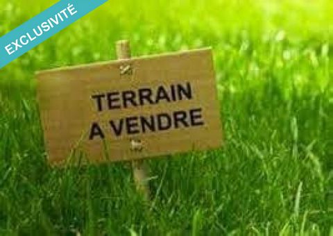 Venez vite découvrir ce terrain plat , arboré de 1.800m² environ, viabilisable sans grandes contraintes. Votre future habitation s'intégrera facilement sur cette belle parcelle qui n'attend plus que votre projet. Etude de sol à venir. Certificat d'Ur...