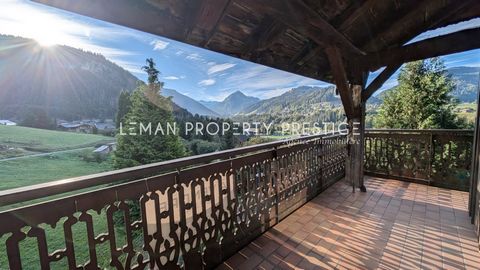 Discover this authentic mountain farm nestled in the heart of the majestic mountains of Haute-Savoie, close to Lake Montriond and the MORZINE / AVORIAZ resorts, a true haven of peace that will seduce you with its charm and exceptional potential. This...