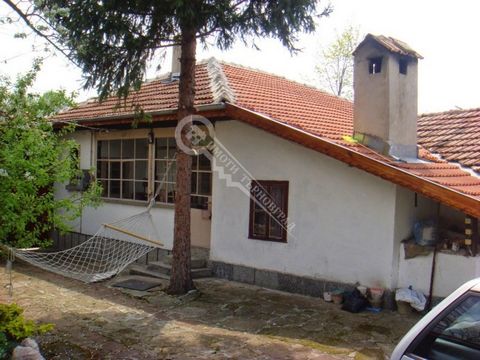 Imoti Tarnovgrad offers you a house in the village of Velchevo, which is located 15 km from the town of Veliko Tarnovo. The property is located on an asphalt road with year-round access. The layout of the house is as follows: entrance hall, three bed...