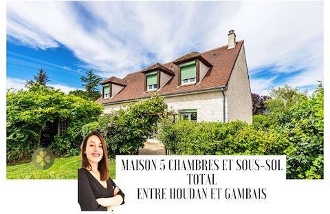 VALMO IMMOBILIER présente, dans un village calme et paisible des Yvelines, à proximité des commerces et Nationale 12, Cette maison de 160m2 et son sous-sol total de 80m2 construite sur un terrain de 1500m2, sans vis-à-vis. Elle est composée d'une ent...