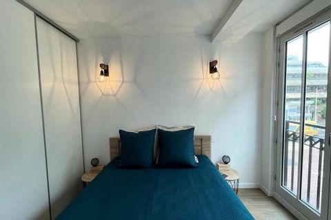 Apartament dla 4 osób w samym sercu Arcachon, zlokalizowany niedaleko rynku miejskiego. Składa się z przedpokoju z szafą, oddzielnego WC, otwartej, wyposażonej kuchni: lodówko-zamrażarka, zmywarka, kuchenka mikrofalowa, toster, piekarnik. ekspres do ...