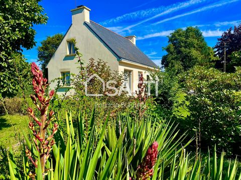 Située aux portes de Vannes à La Vraie-Croix joli village dynamique du Morbihan avec le label ville et village fleuri de France, cette propriété offre un cadre de vie champêtre idéal. Proche de l'axe Vannes-Redon, elle allie tranquillité rurale et ac...