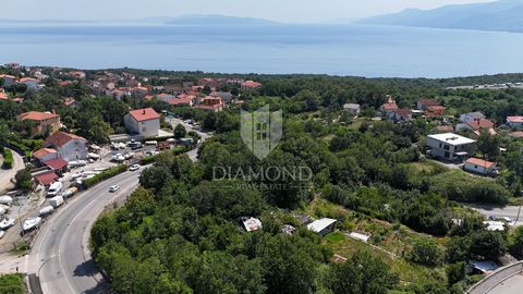 Location: Primorsko-goranska županija, Kastav, Brestovice. Rijeka, Kastav, Terreno edificabile in una posizione privilegiata Terreno edificabile in vendita a Kastav con una superficie di 4080 m2. Il terreno si trova in una posizione estremamente attr...