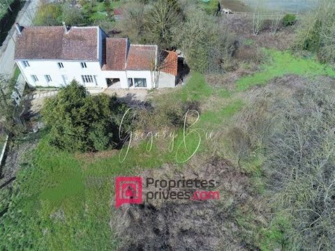 Je vous présente cette ferme à finir de rénover sur son grand terrain de plus de 4500m2 située dans un village paisible à la campagne aux portes des Coteaux Champenois à seulement 15 minutes de Château-Thierry, 10 minutes de la gare de Chézy-sur-Marn...