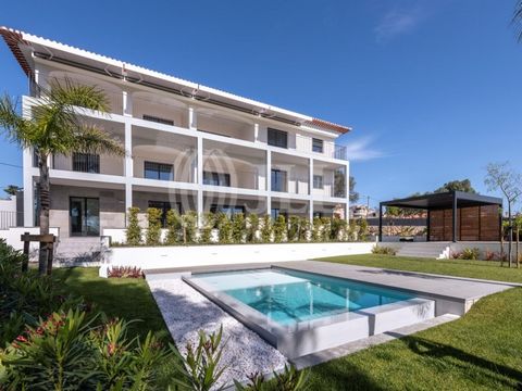 Appartement 4 pièces, de 343 m2 de surface de plancher, dans une résidence neuve avec jardin et piscine située à Monte Estoril, Cascais. Il est constitué d'un salon de 68 m2, avec beaucoup de lumière naturelle et un accès à une terrasse donnant sur l...