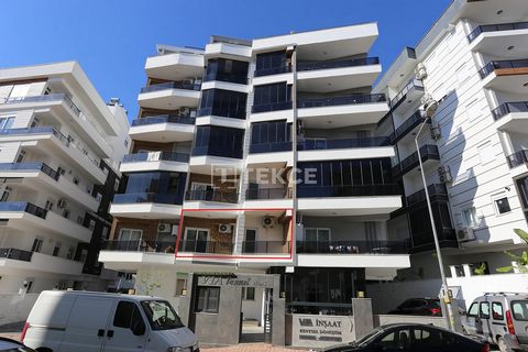 Gemeubileerd Appartement met 1 Slaapkamer bij het Strand in Antalya Muratpaşa Dit nieuw gebouwde appartement met 1 slaapkamer ligt in de wijk Sinan in Antalya, Muratpaşa. De Sinan buurt onderscheidt zich door de korte afstand tot het strand, Kaleiçi ...