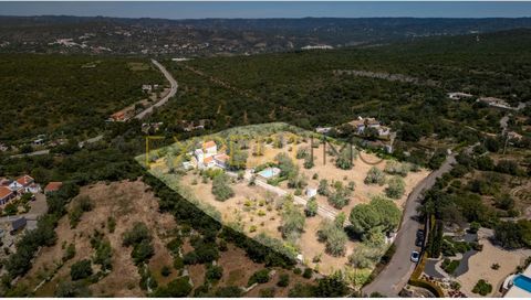 Your haven of peace in Loulé: an oasis of tranquility in the Algarve's Golden Triangle Welcome to this incredible heritage that evokes both the authenticity of the countryside and the refinement of the Algarve. Nestled just 4 minutes from the center ...