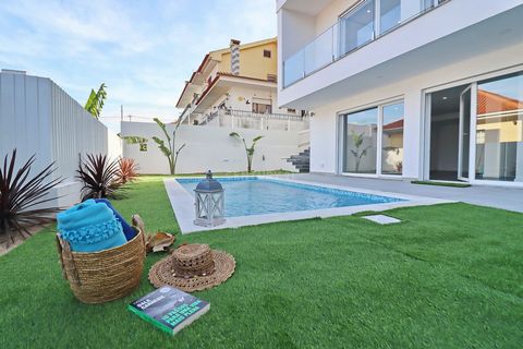 Welcome to this stunning residence, which offers a perfect combination of luxury and comfort, ideal for those looking for sophisticated living in a serene and private environment. Located in Famões, municipality of Odivelas, with easy access to the I...