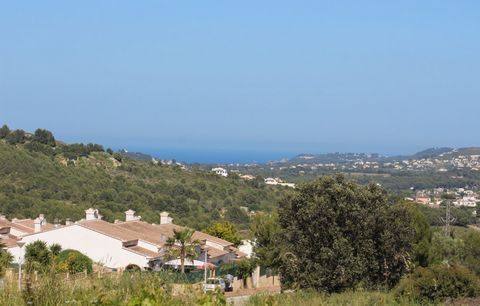 A la venta en Partida Abiar Benitachell se encuentra esta fabulosa parcela edificable de 13886m2 con preciosas vistas al mar TODOS LOS DETALLES En venta en Benitachell A solo unos minutos en coche de los servicios de Benitachell o Teulada esta es una...