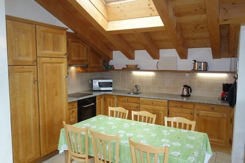 Bienvenido a un acogedor apartamento de montaña situado en el corazón de Veysonnaz, Suiza, con capacidad para 6 personas. Disfrute de las impresionantes vistas del valle y las montañas en este encantador apartamento, perfecto para familias o grupos. ...