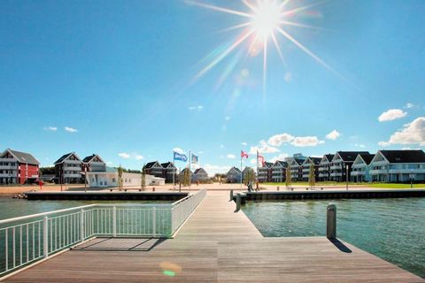 Vakantiepark met eigen strand, direct aan het water gelegen aan de Müritz, de Kleine Zee van Duitsland. Het vormt een eenheid met de beschermde jachthaven Müritz in het havendorp Müritz. Het gebied ligt in de gemeente Rechlin, dicht bij het Müritz Na...