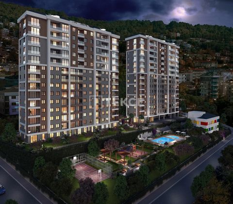 Appartementen in Complex met Rijke Activiteiten en Zee en Natuur Uitzicht in Istanbul Kartal De appartementen zijn gelegen in de wijk Kartal van Istanbul. Kartal is de thuisbasis van een kustlocatie met een uniek uitzicht op de zee en de Prinseneilan...