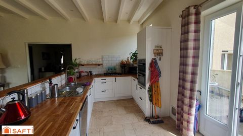 Maison rénovée de 285 m² – 2 logements + studio – Rentabilité et confort au cœur du village