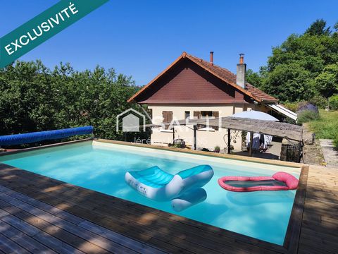 Jolie maison familiale sur les hauteurs au calme avec piscine
