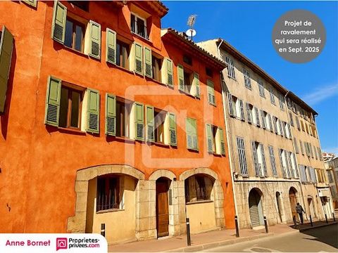 Immeuble 7 appartements rénovés avec jardinet - idéal investisseurs. Venez découvrir cet immeuble rénové composé de 7 appartements, du studio au 3 pièces, avec jardinet, au centre-ville de Grasse, en face de la Sous-préfecture. Il est situé à proximi...